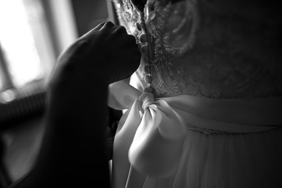 Details robes mariees photographe mariage Toulouse