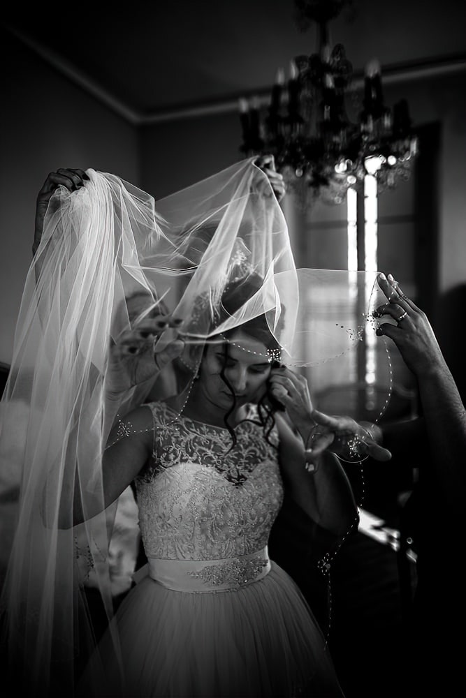 Details robes mariees photographe mariage Toulouse
