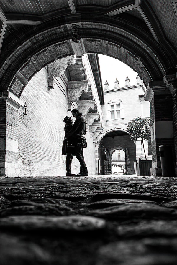 Photographer shooting couple Toulouse Haute-Garonne 