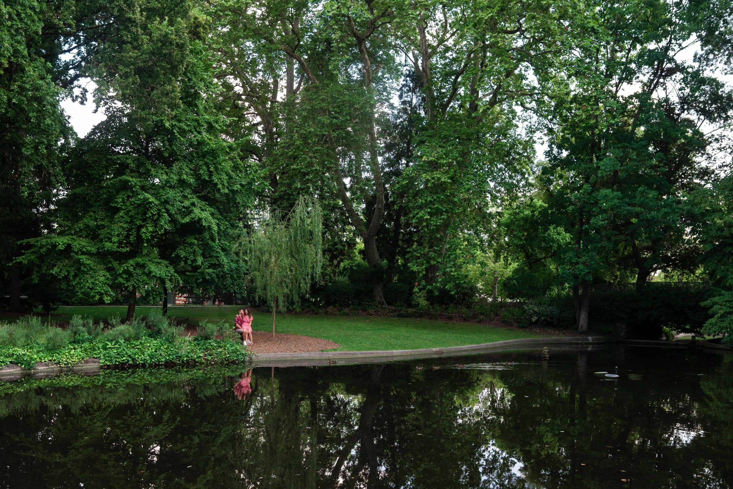 Séance photo couple au Jardin Royal, Toulouse